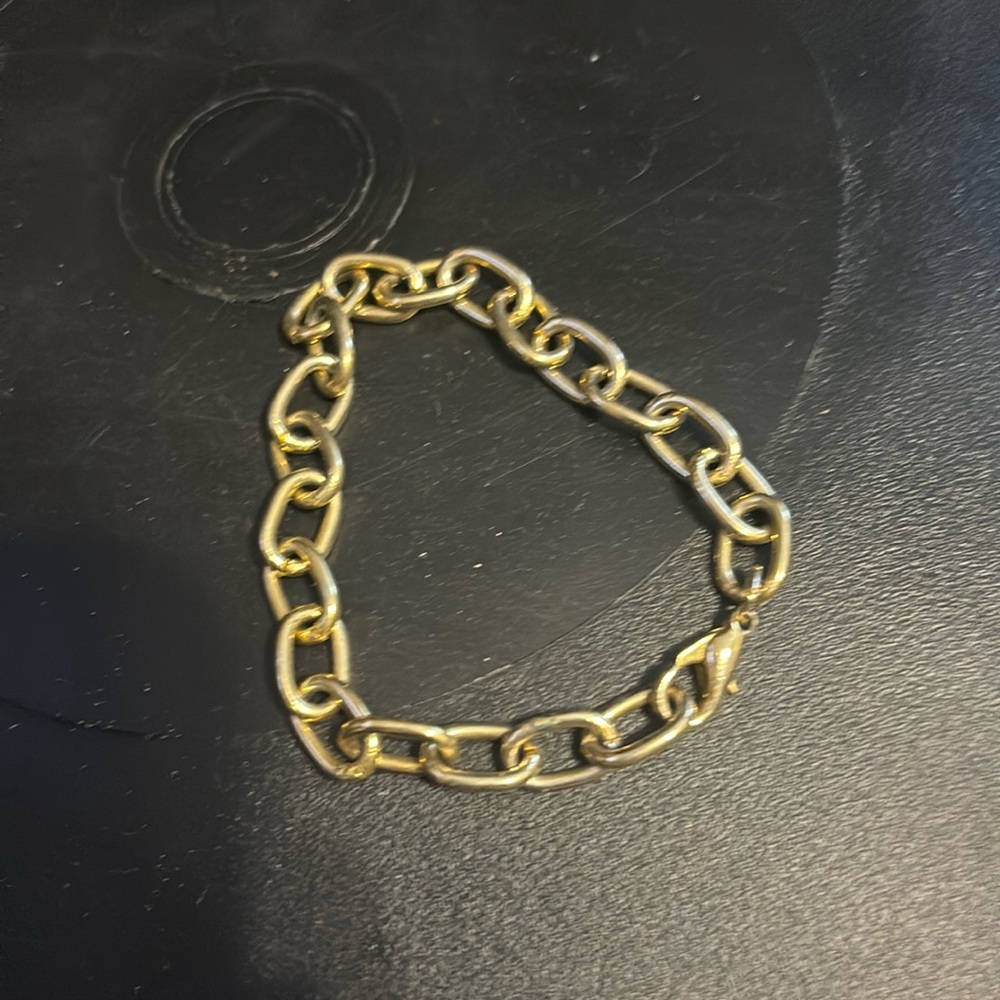 Gold chain bracelet